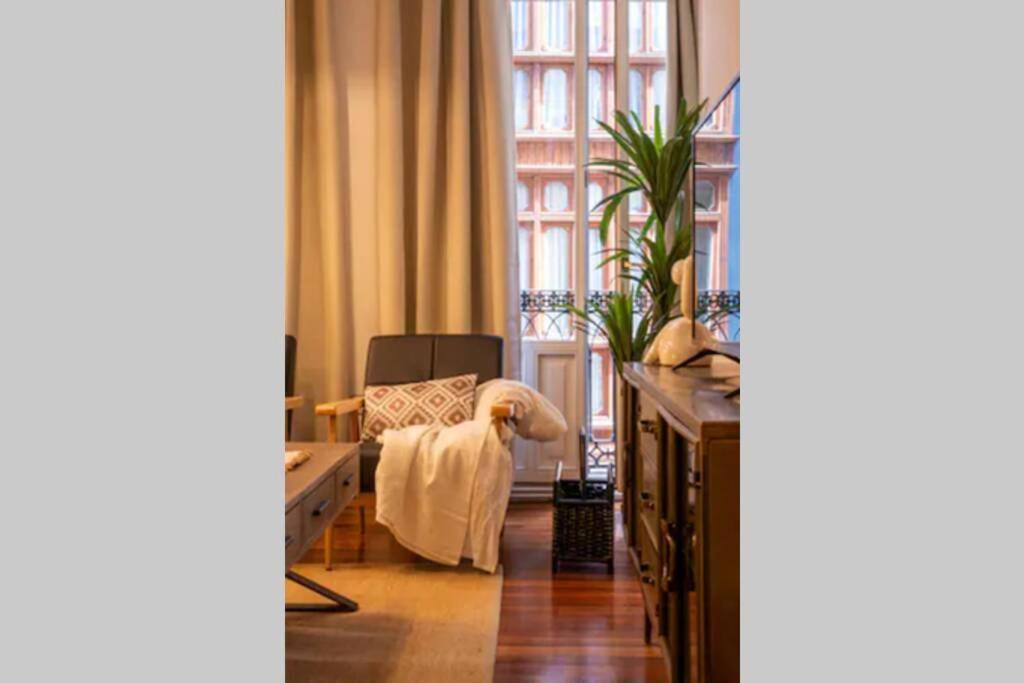 Exclusivo Apartamento En El Casco Viejo ビルバオ エクステリア 写真